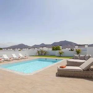https://homu-aura.in-canary-islands.com